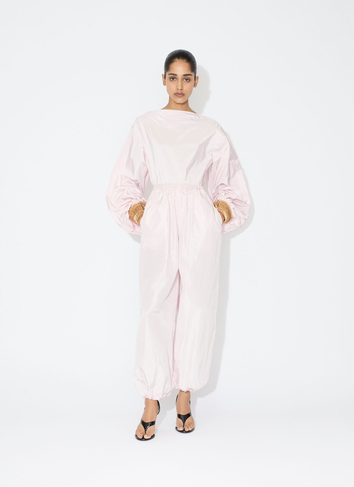 PANTALONES GLOBO DE TAFETÁN ALAÏA ROSA PANTALONES GLOBO DE TAFETÁN